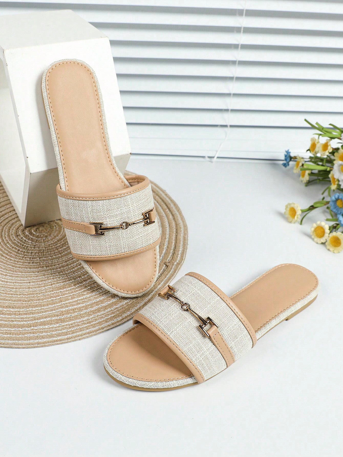 Women's Outdoor Flat Sandals With Chain Detail, Women's Black Flat Sandals