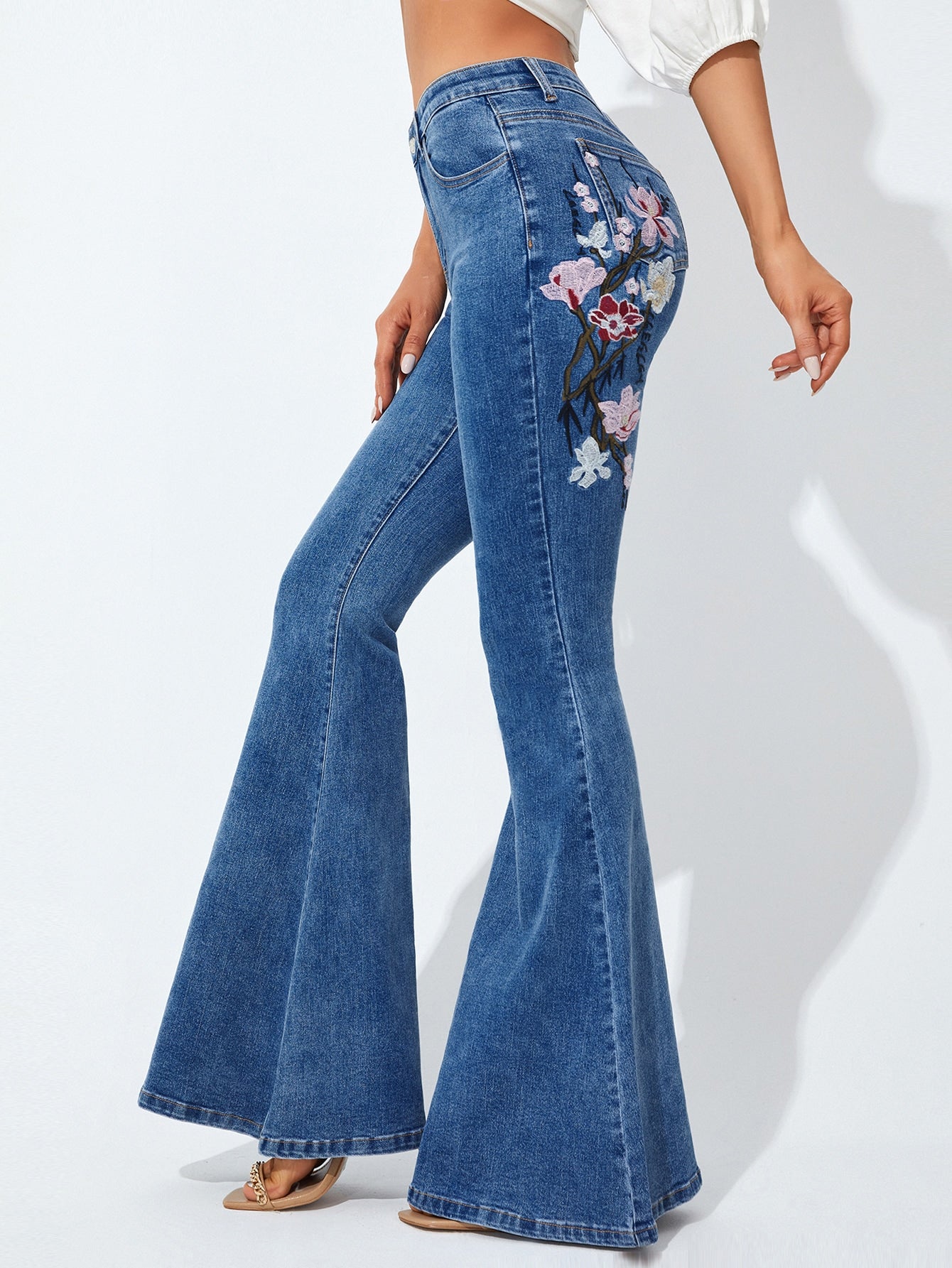 EMERY ROSE Floral Embroidery Flare Leg Jeans