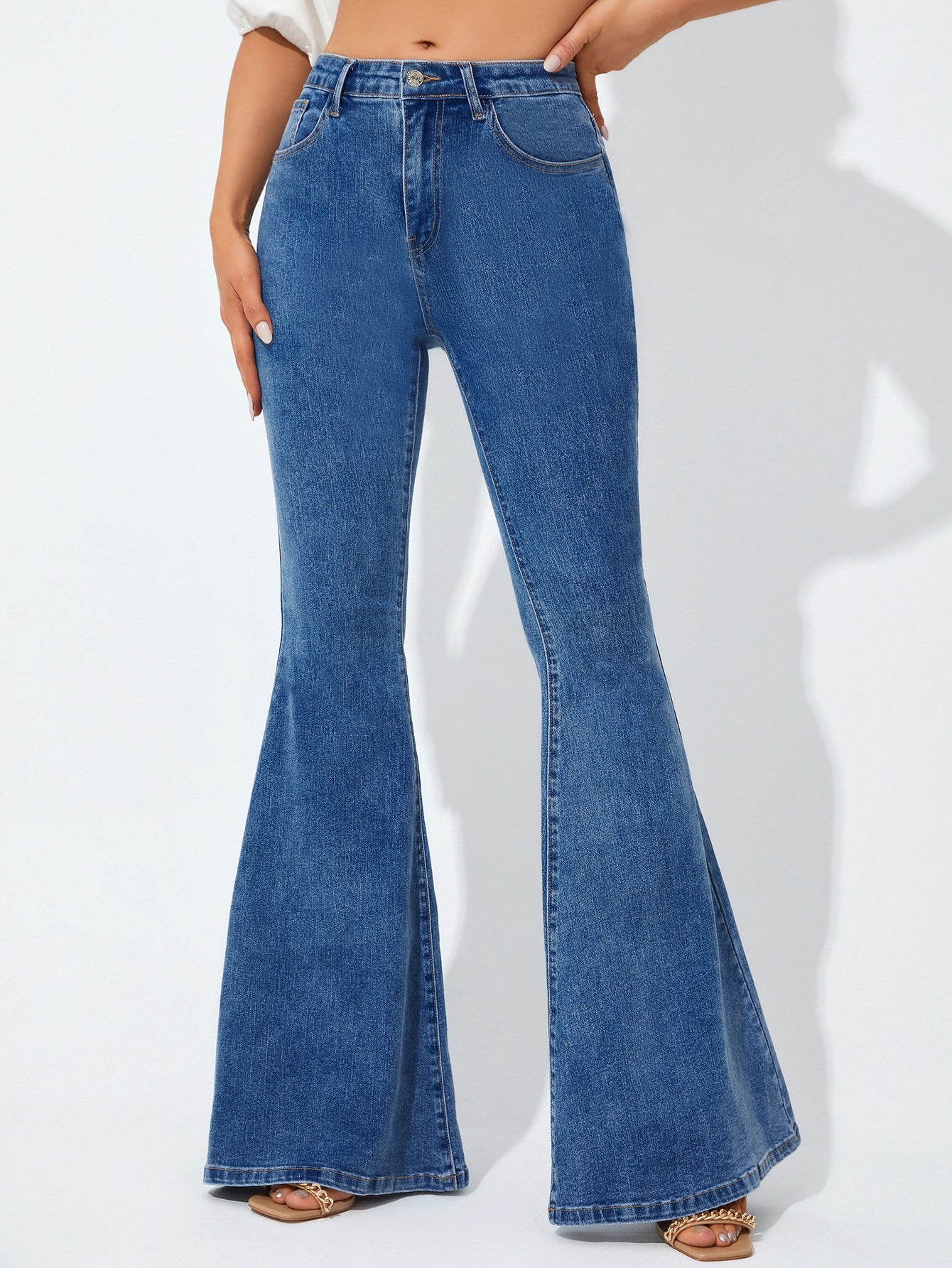 EMERY ROSE Floral Embroidery Flare Leg Jeans