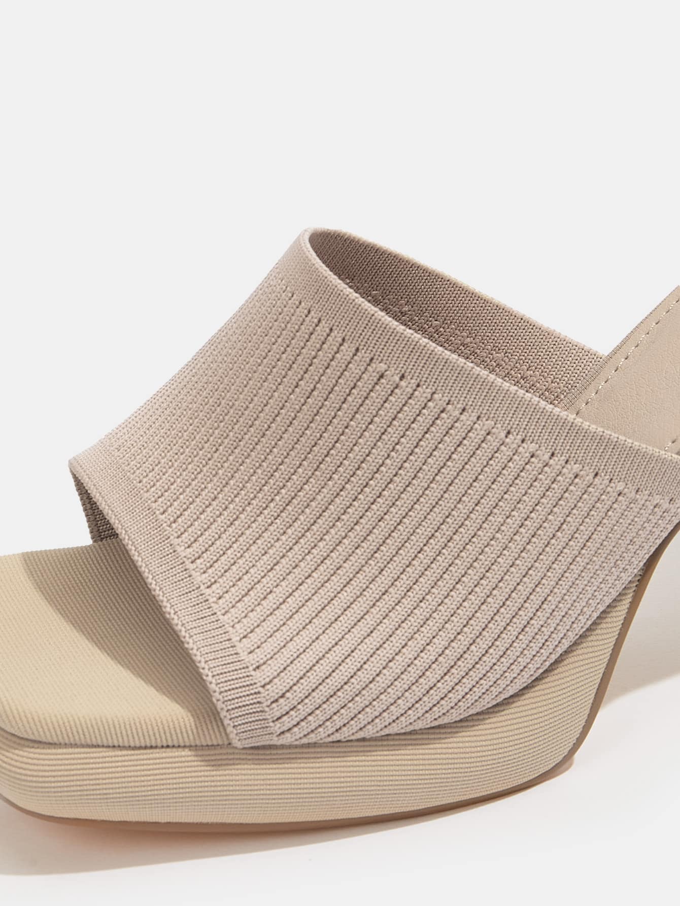 Everyday Collection Women Minimalist Chunky Heeled Mule Sandals, Elegant Summer Heeled Sandals