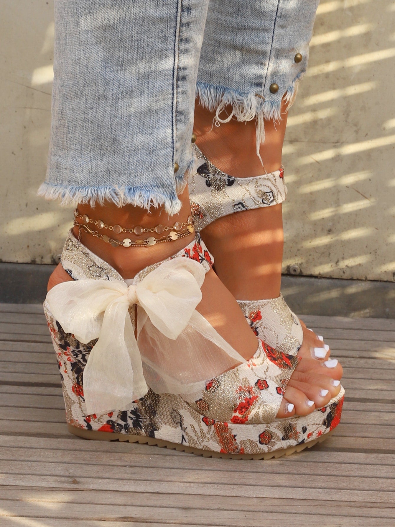 Fahionable  Bow Decor Floral Pattern Bow Decor Ankle Strap Wedge Sandals