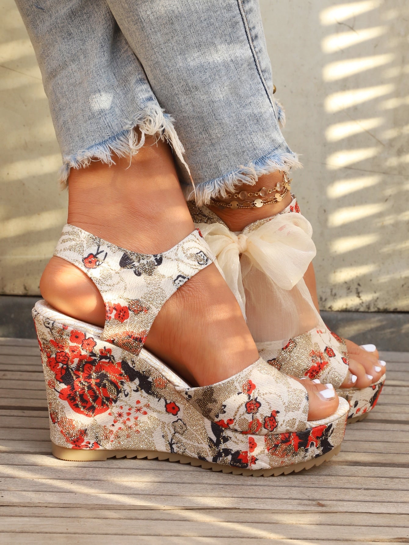 Fahionable  Bow Decor Floral Pattern Bow Decor Ankle Strap Wedge Sandals