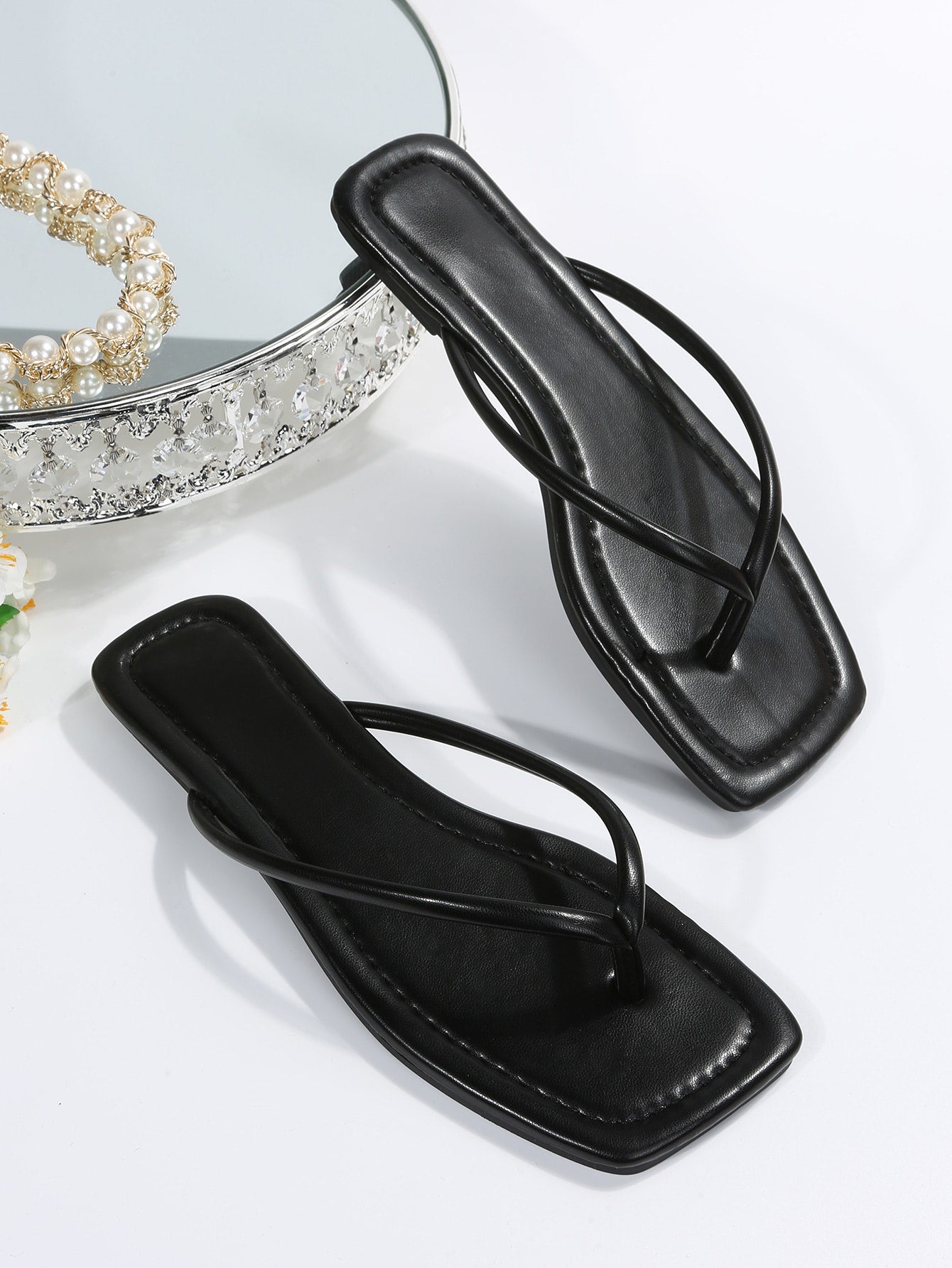 Women Black Minimalist Thong Flat Sandals, Toe Post Fashionable Sandals