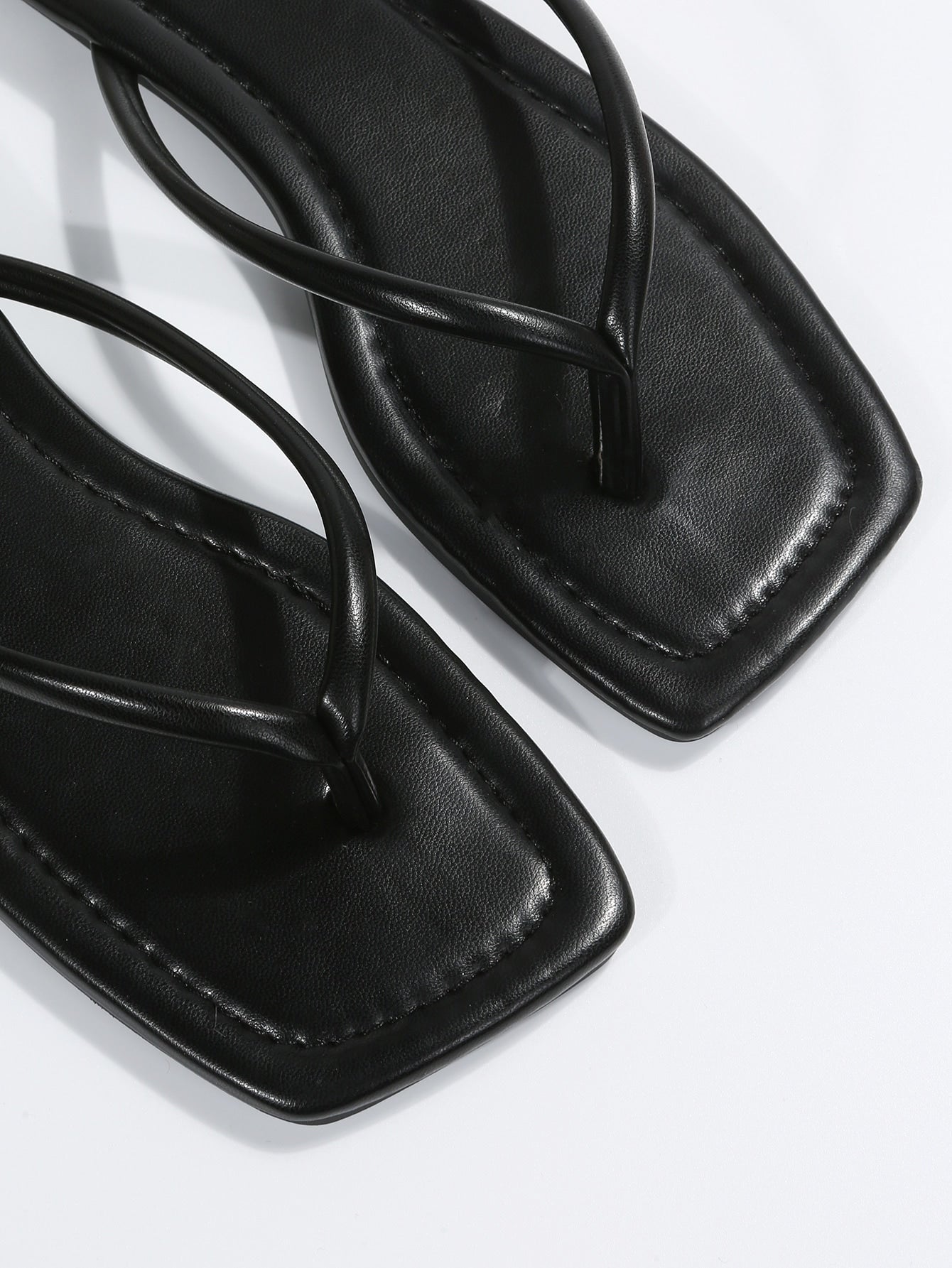 Women Black Minimalist Thong Flat Sandals, Toe Post Fashionable Sandals