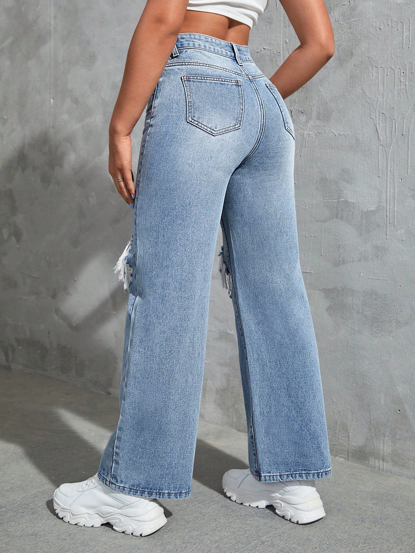 EZwear Cut Out Ripped Jeans