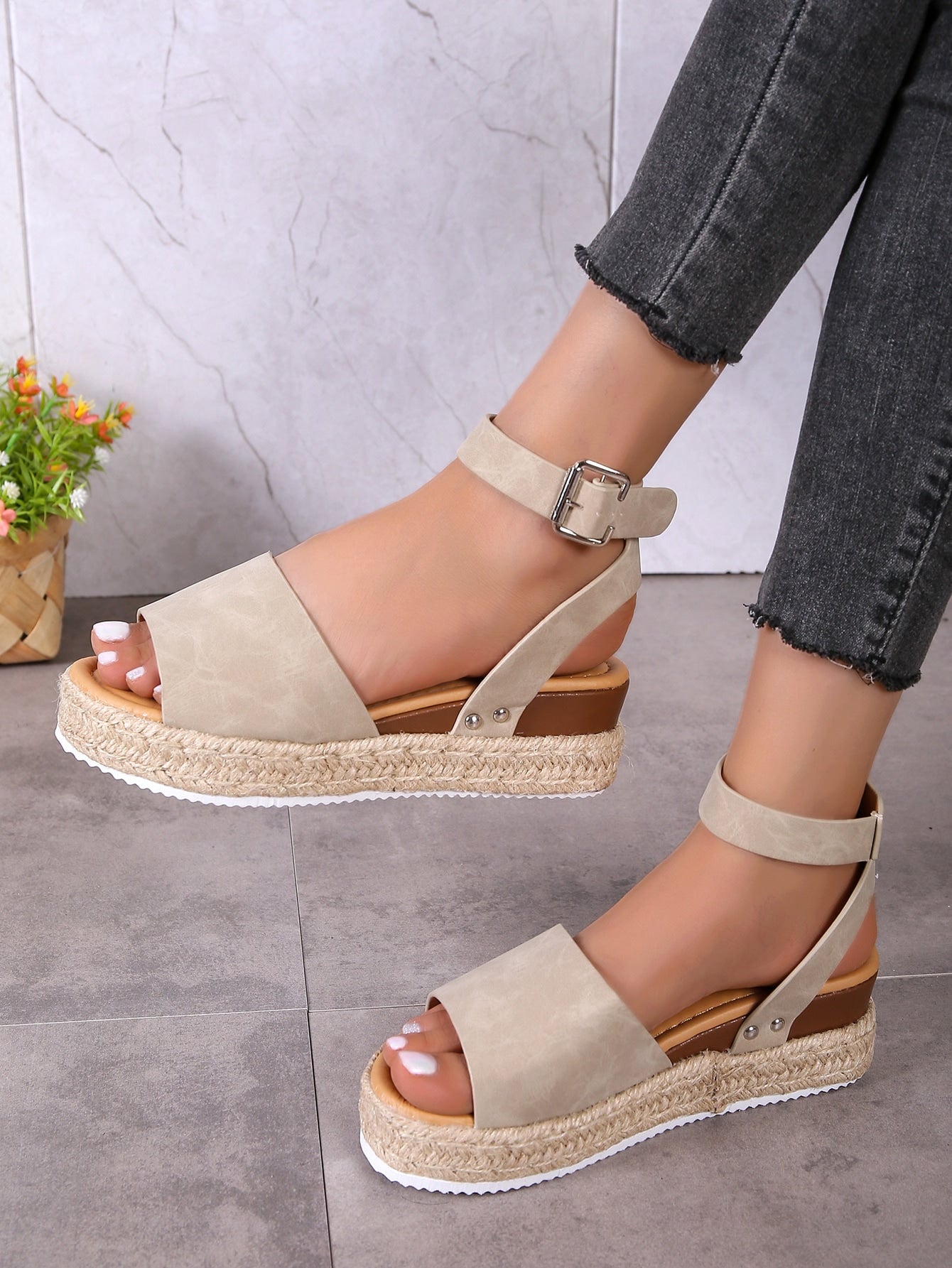 Ladies' Wedge Heel Thick Bottom Sandals, Molded Sole Roman Style 's Wedge Sandals With Thick Sole