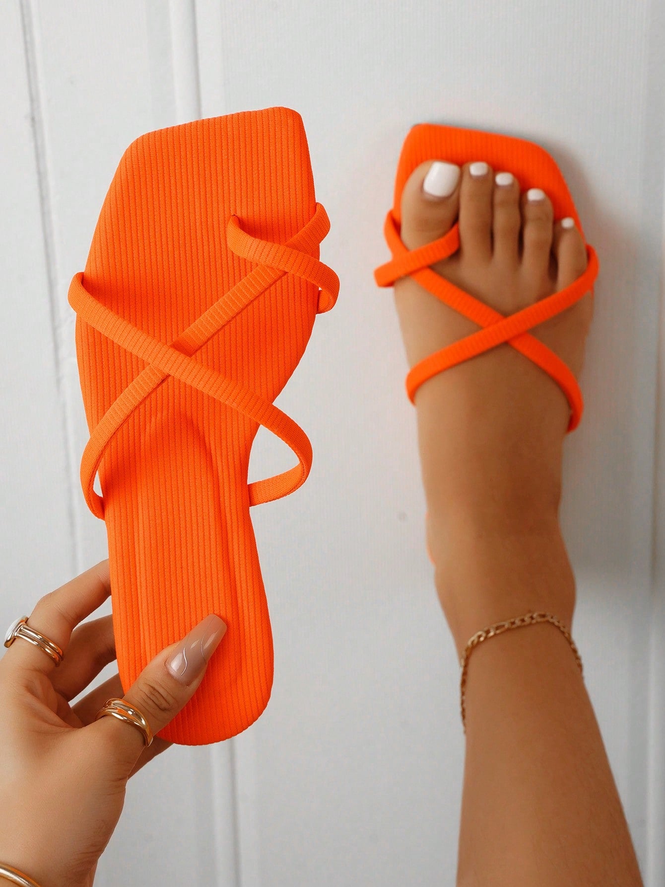 Elegant Outdoors Thong Sandals for Women, Criss Cross Plain Polyester Toe Post Flat Sandals