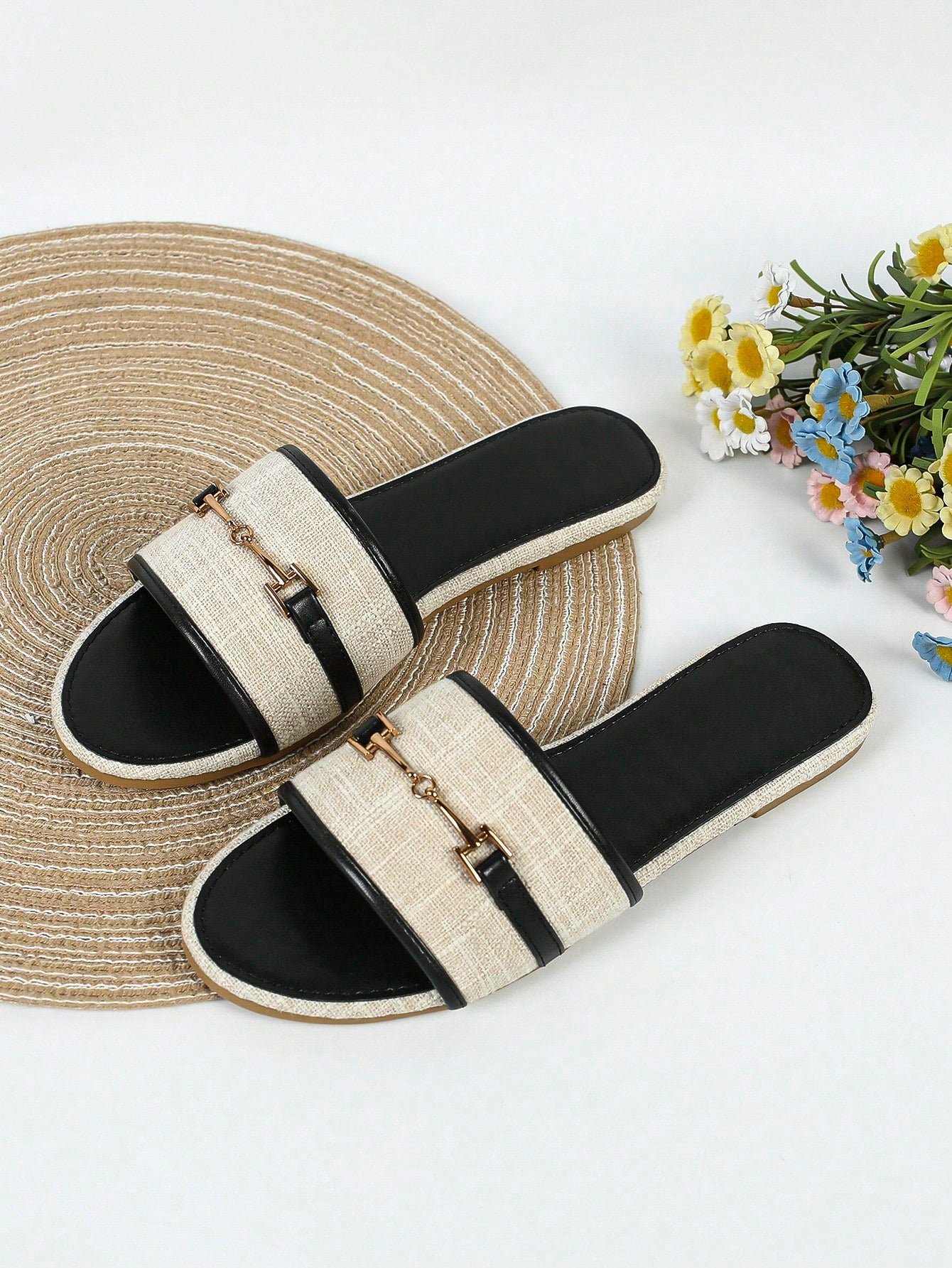 Women's Outdoor Flat Sandals With Chain Detail, Women's Black Flat Sandals