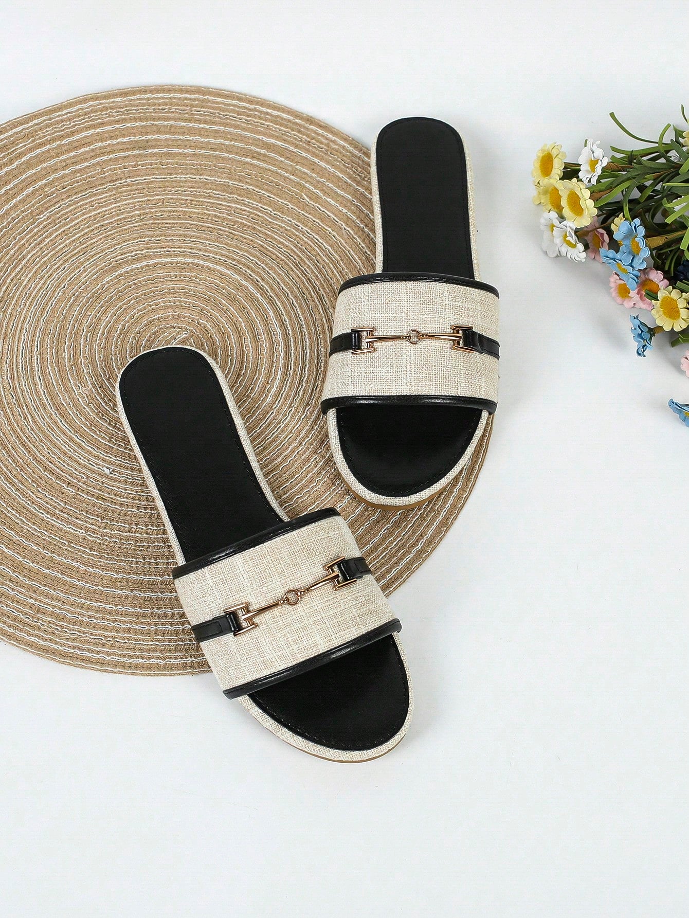Women's Outdoor Flat Sandals With Chain Detail, Women's Black Flat Sandals