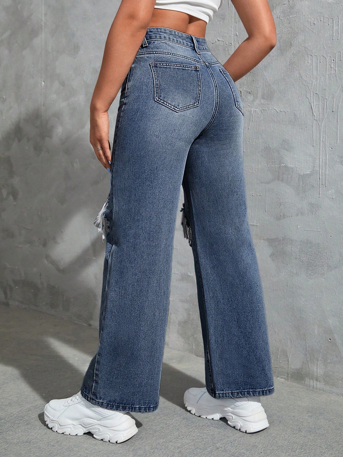 EZwear Cut Out Ripped Jeans