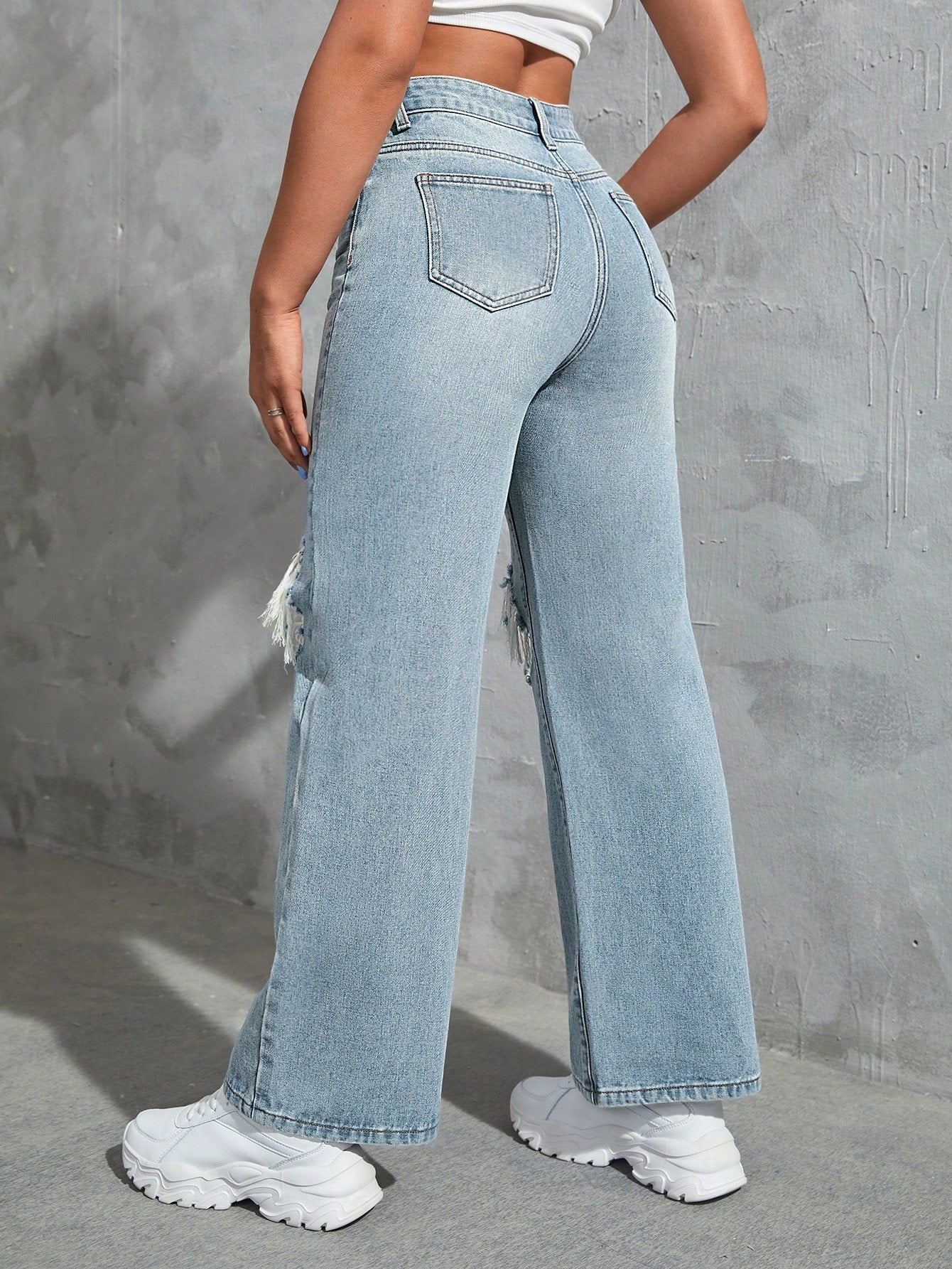 EZwear Cut Out Ripped Jeans