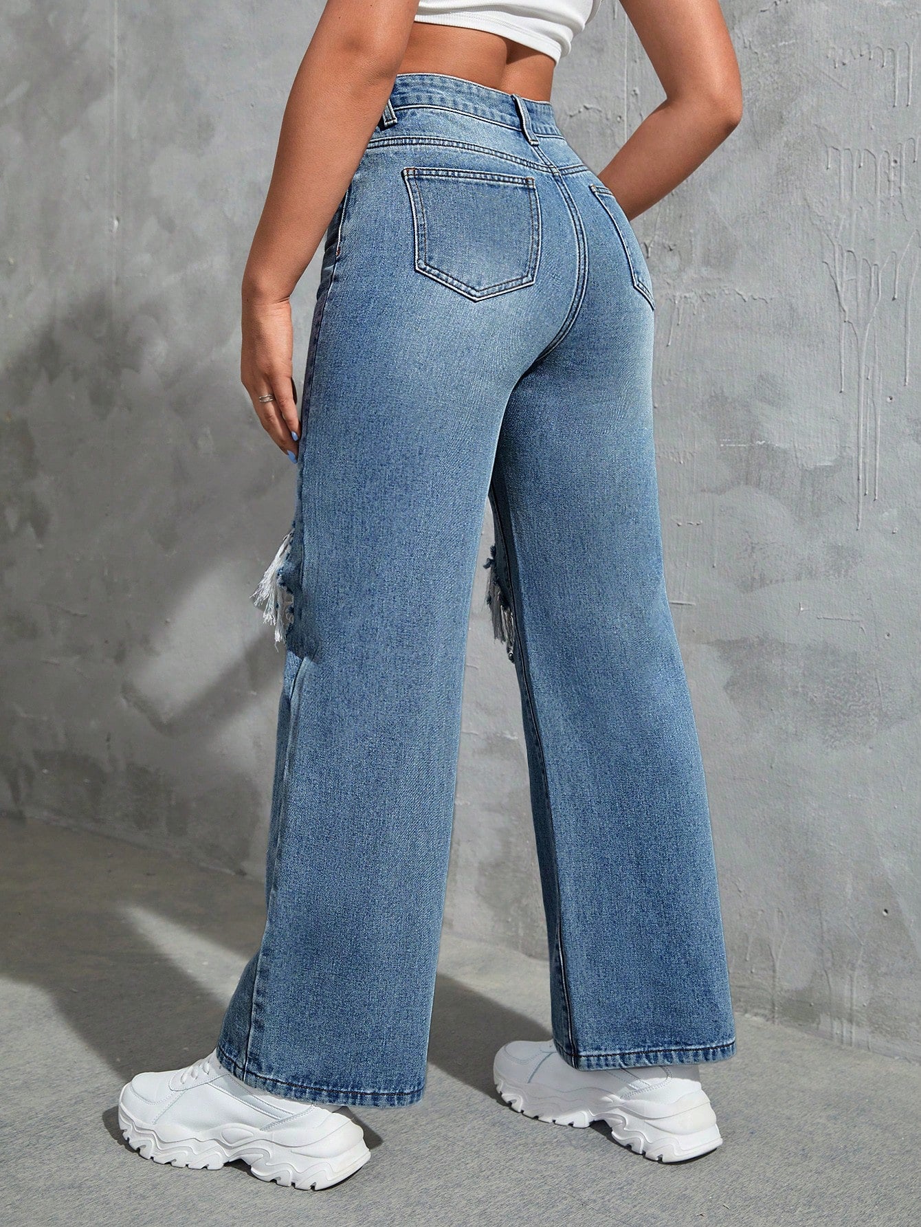 EZwear Cut Out Ripped Jeans