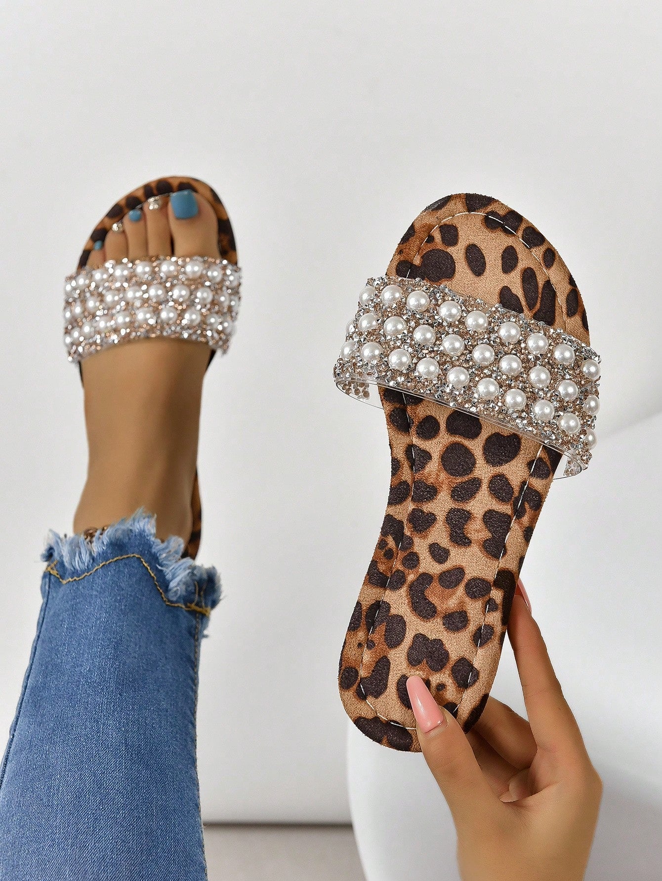 Comfortable Women Flat Sandals, Stylish And Versatile For Outdoor